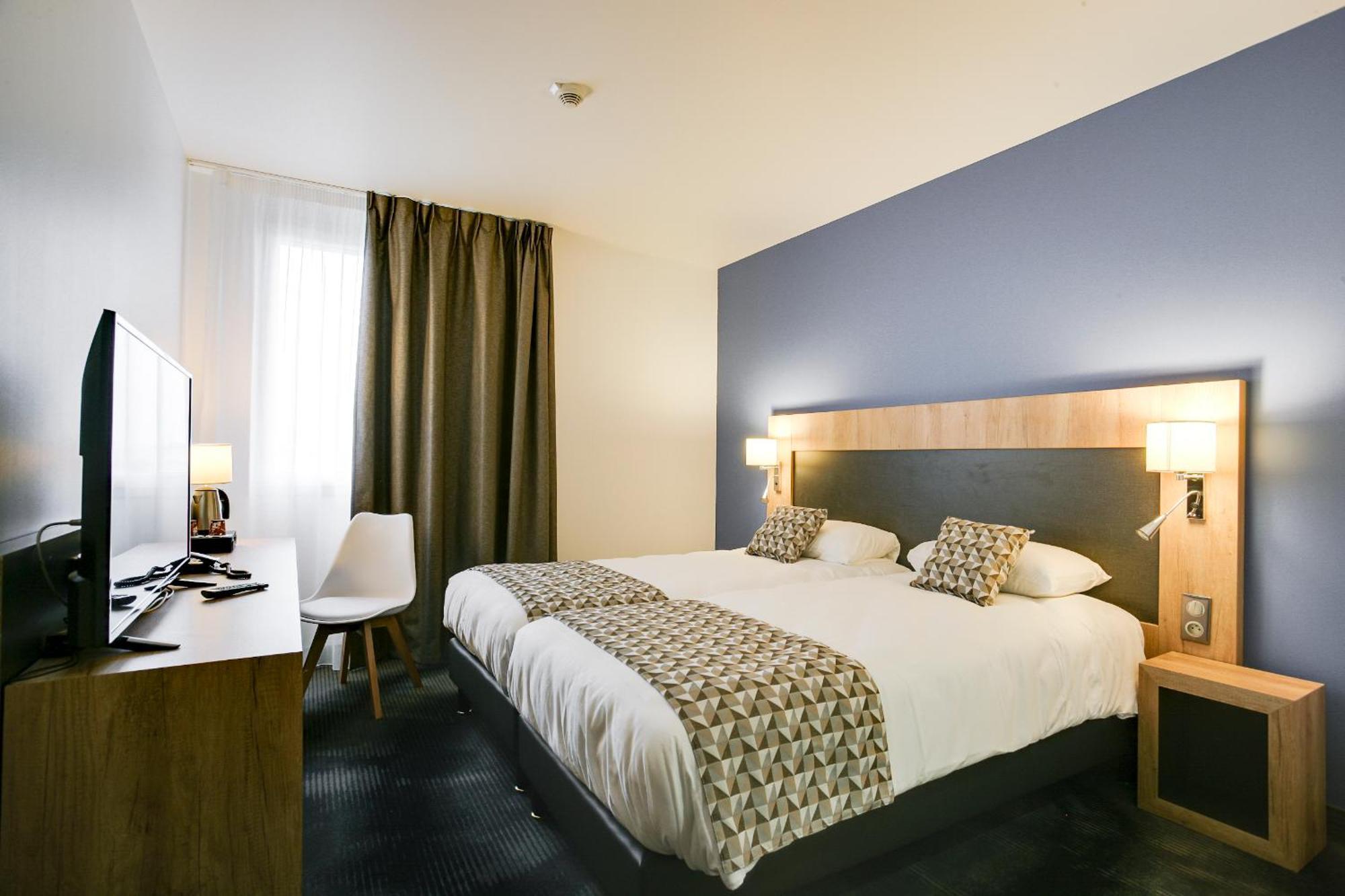 Brit Hotel Confort Лош Экстерьер фото